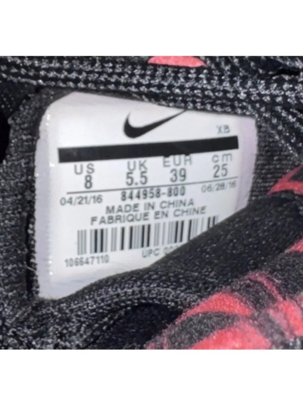 Nike Roshe One Print Ember Glow Womens Athletic Running Shoes Size 8 Red Black